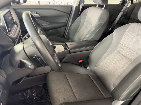 Used 2025 Nissan Rogue SV FWD image 19