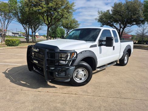 Used 2011 Ford F250 XL image 1