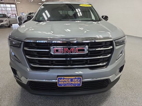 Used 2025 GMC Acadia Elevation image 8