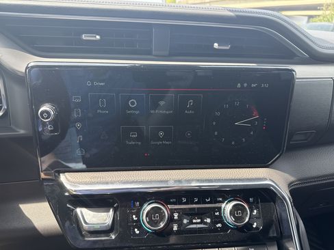 Used 2024 GMC Sierra 1500 Denali w/ Technology Package AWD/4WD image 25