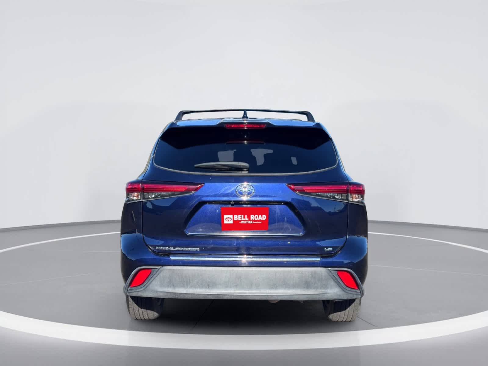 Used 2021 Toyota Highlander LE FWD image 7