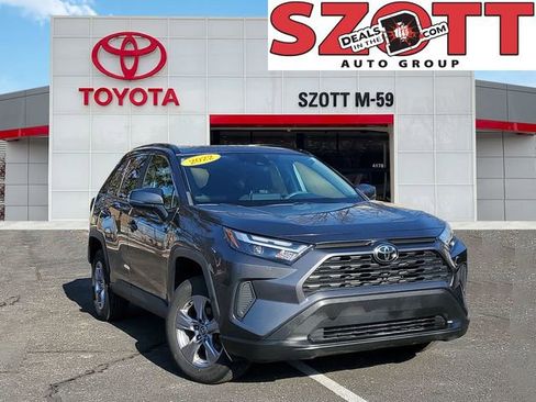Used 2022 Toyota RAV4 XLE w/ Convenience Package image 1