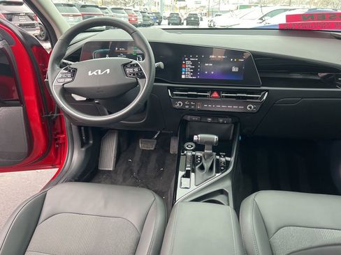 Certified 2023 Kia Niro EX image 17