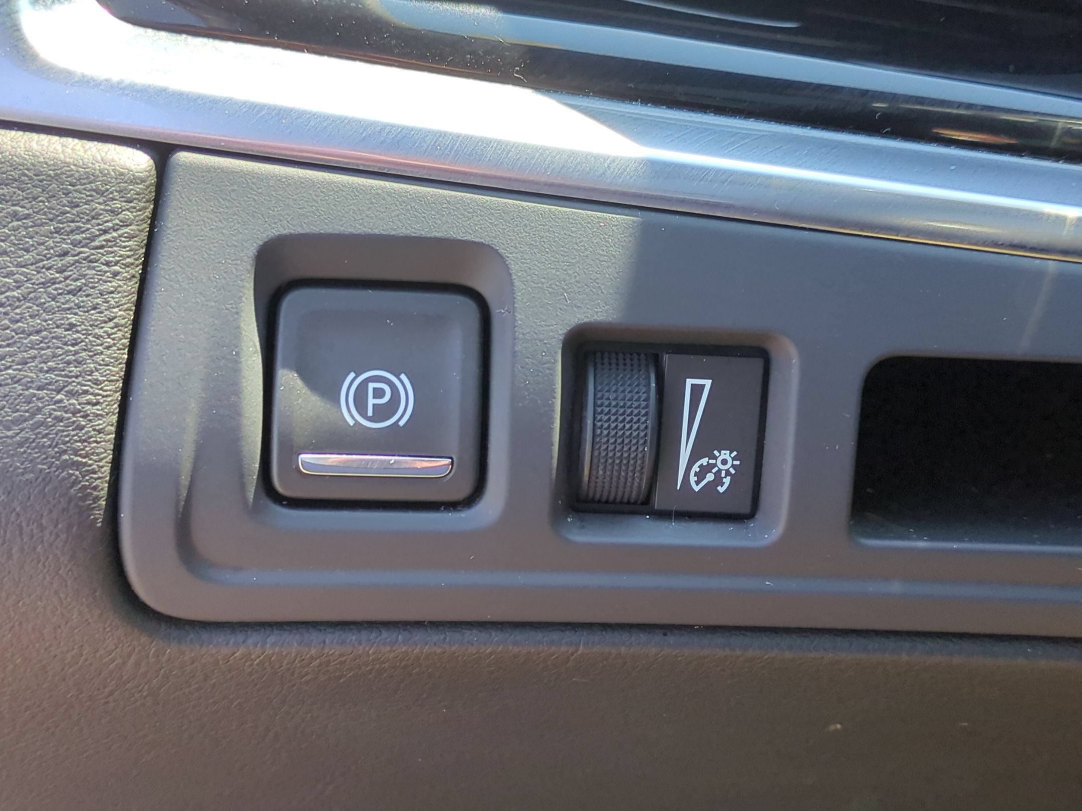 Certified 2024 Cadillac XT6 Premium Luxury AWD/4WD image 21
