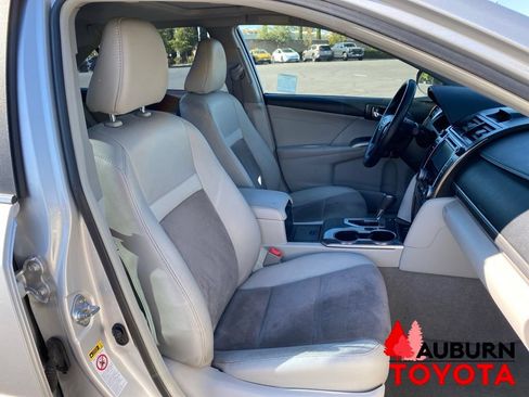Used 2013 Toyota Camry XLE w/ Leather Pkg FWD image 13