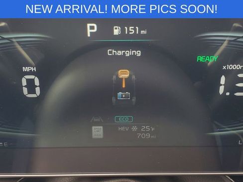 Used 2024 Kia Niro EX image 12