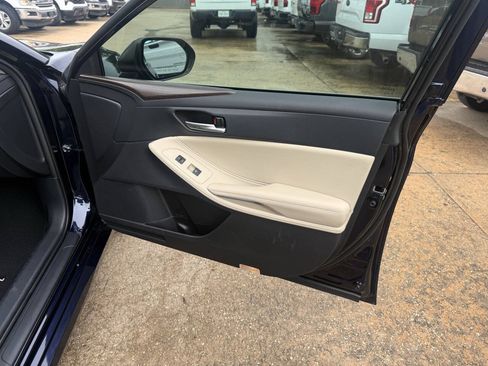 Used 2021 Toyota Avalon XLE FWD image 11