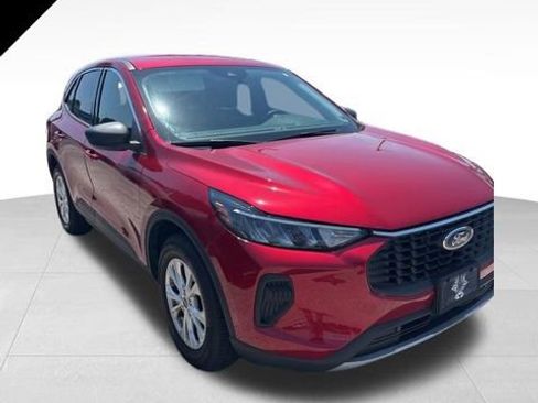 Used 2023 Ford Escape Active image 1