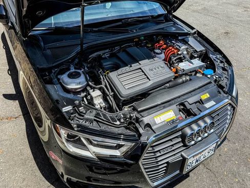 Used 2018 Audi A3 e-tron Premium FWD image 12
