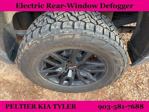 Used 2022 GMC Sierra 1500 AT4 w/ AT4 Preferred Package image 12