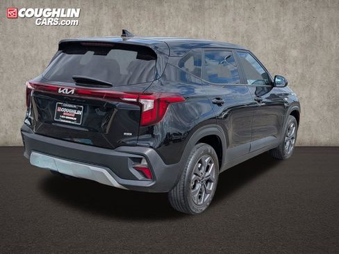 Used 2024 Kia Seltos LX AWD/4WD image 7