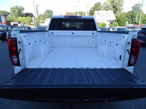 Used 2021 GMC Sierra 1500 4x4 Crew Cab w/ Sierra Value Package image 5