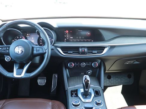Used 2023 Alfa Romeo Stelvio Ti AWD/4WD image 15