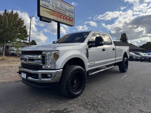 Used 2019 Ford F350 XLT w/ Camper Package AWD/4WD image 1