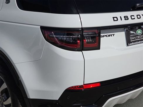 New 2026 Land Rover Discovery Sport Landmark image 35