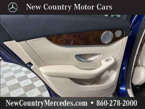 Used 2019 Mercedes-Benz GLC 300 4MATIC image 17