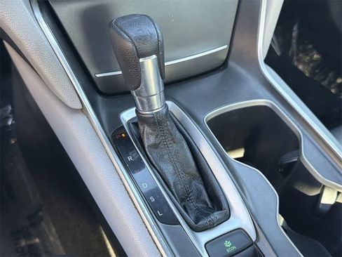 Used 2018 Honda Accord LX image 17