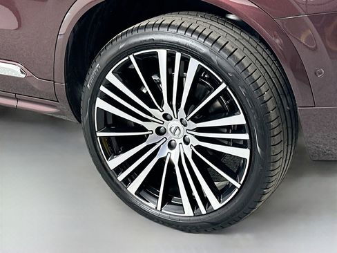 New 2026 Volvo XC90 B5 Plus w/ Protection Package Premier AWD/4WD image 9