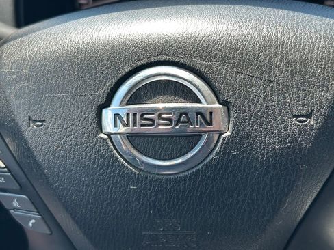Used 2020 Nissan Pathfinder SL FWD image 41