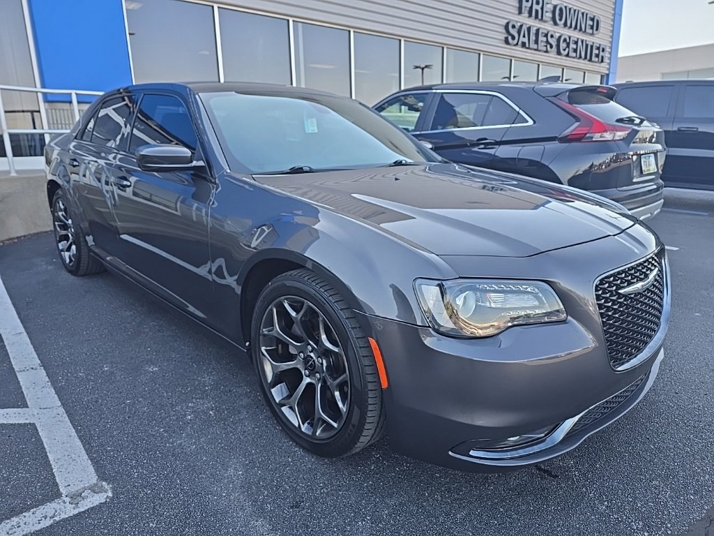 Used 2018 Chrysler 300 S RWD image 2