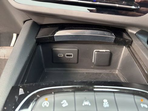 Used 2021 Buick Envision Essence AWD/4WD image 28