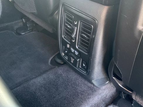 Used 2018 Jeep Grand Cherokee Limited image 48