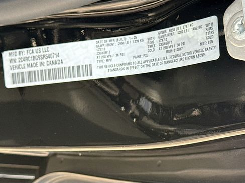 Used 2025 Chrysler Pacifica Select FWD image 42