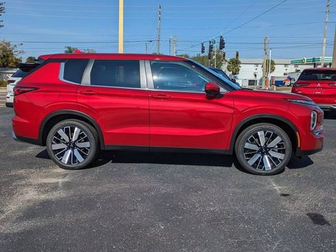 New 2025 Mitsubishi Outlander SE image 4