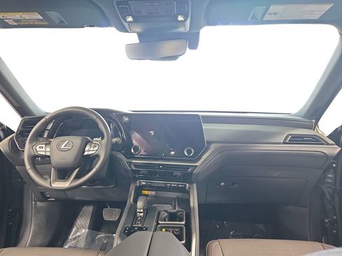 Used 2025 Lexus TX 350 AWD w/ Technology Package image 9