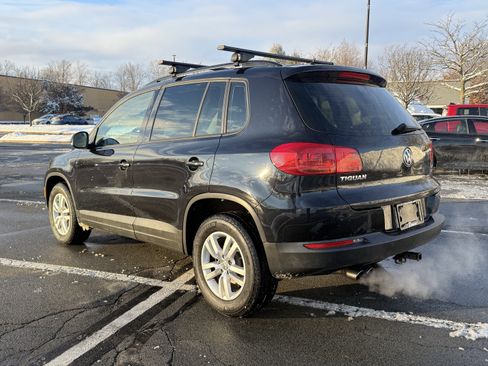 Used 2016 Volkswagen Tiguan S image 9