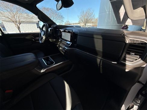 Certified 2024 GMC Sierra 2500 SLT w/ SLT Premium Package image 29