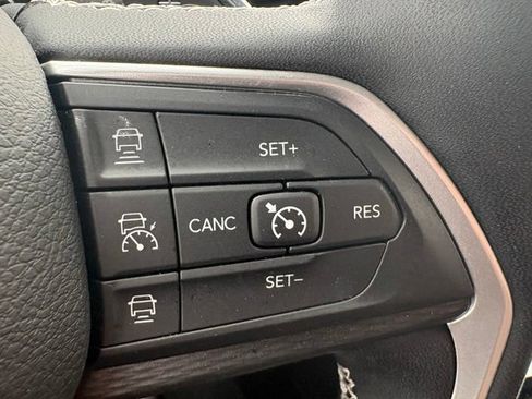 Used 2023 Jeep Grand Cherokee L Laredo AWD/4WD image 38