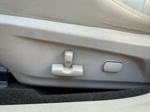 Used 2014 Subaru Outback 2.5i Limited image 13