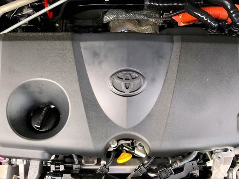 Used 2021 Toyota RAV4 XLE Premium AWD/4WD image 32