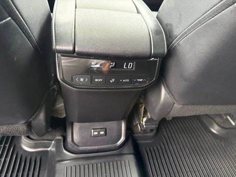 Used 2024 Toyota Highlander XSE AWD/4WD image 21