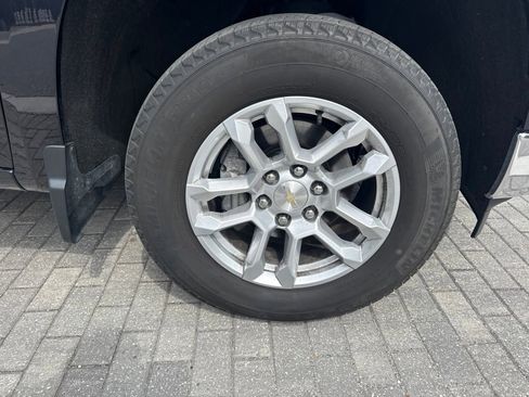 Used 2022 Chevrolet Silverado 1500 LT AWD/4WD image 21