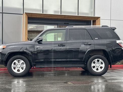 Used 2024 Toyota 4Runner SR5 Premium image 5