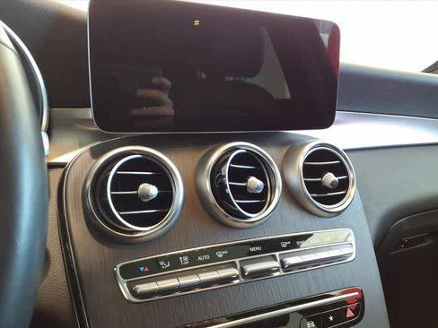 Used 2022 Mercedes-Benz GLC 300 4MATIC image 12