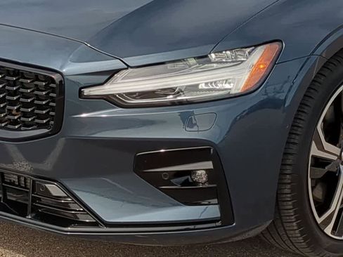 Used 2023 Volvo S60 B5 Plus w/ Climate Package AWD/4WD image 10