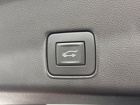 Used 2023 Chevrolet TrailBlazer ACTIV w/ Sun and Liftgate Package AWD/4WD image 11