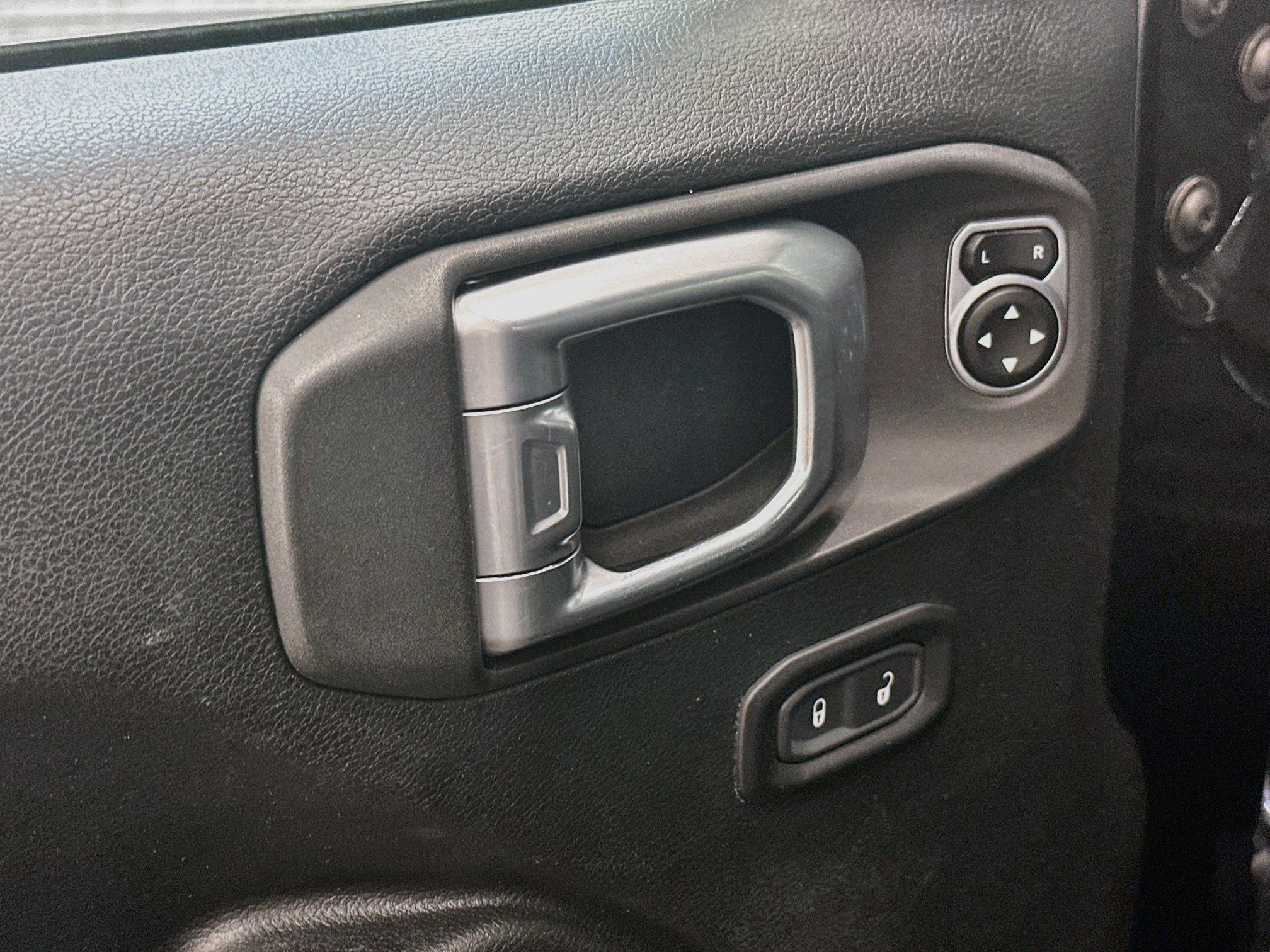 Used 2020 Jeep Gladiator Sport w/ Quick Order Package 24S AWD/4WD image 15