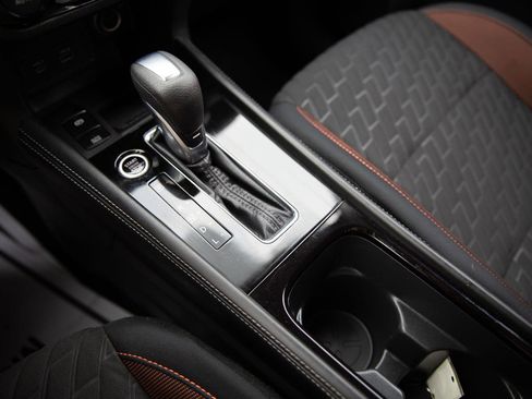 Used 2023 Nissan Kicks SR image 15