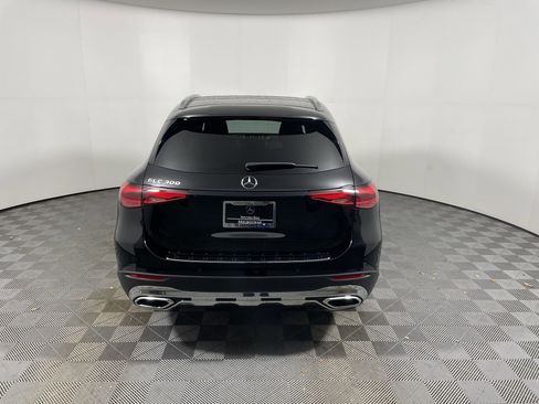 Used 2025 Mercedes-Benz GLC 300 image 4