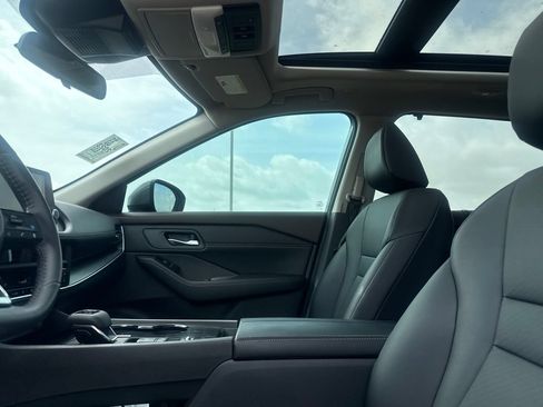 Certified 2023 Nissan Rogue SV w/ SV Premium B Package FWD image 39