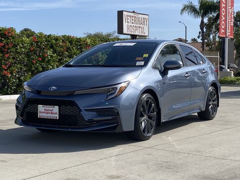 Certified 2026 Toyota Corolla SE FWD image 6