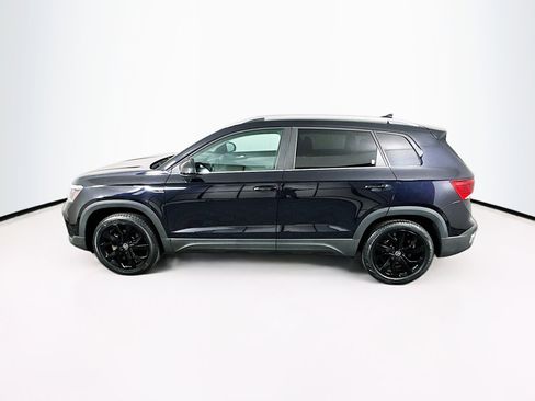 Used 2023 Volkswagen Taos SE w/ Black Wheel Package FWD image 4