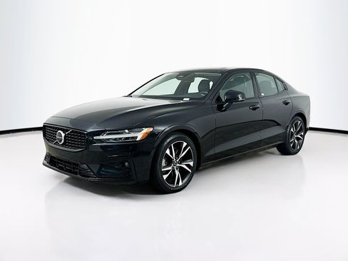 Used 2023 Volvo S60 B5 Plus FWD image 3