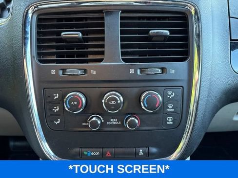 Used 2019 Dodge Grand Caravan SXT FWD image 9