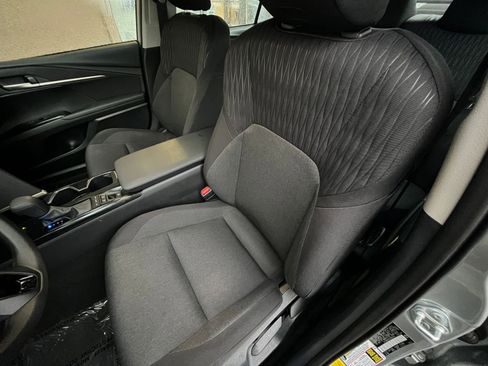 Used 2025 Toyota Camry LE image 36