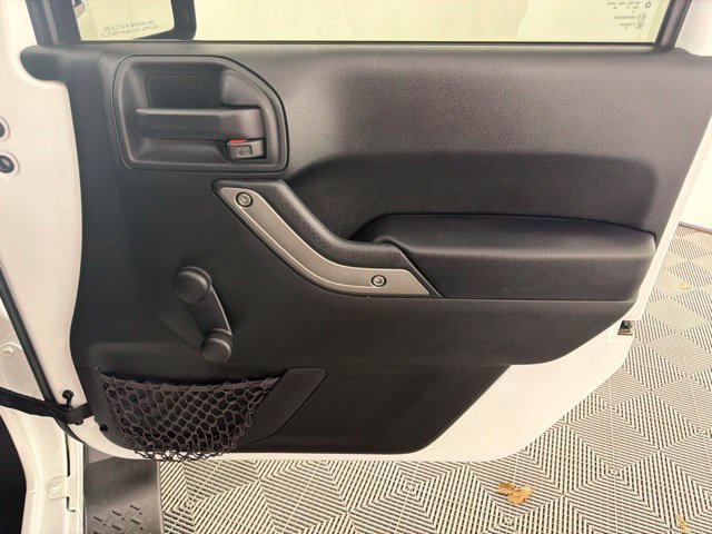 Used 2018 Jeep Wrangler Unlimited Sport w/ Connectivity Group AWD/4WD image 19